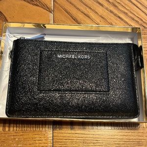 Michael kors wristlet NWT